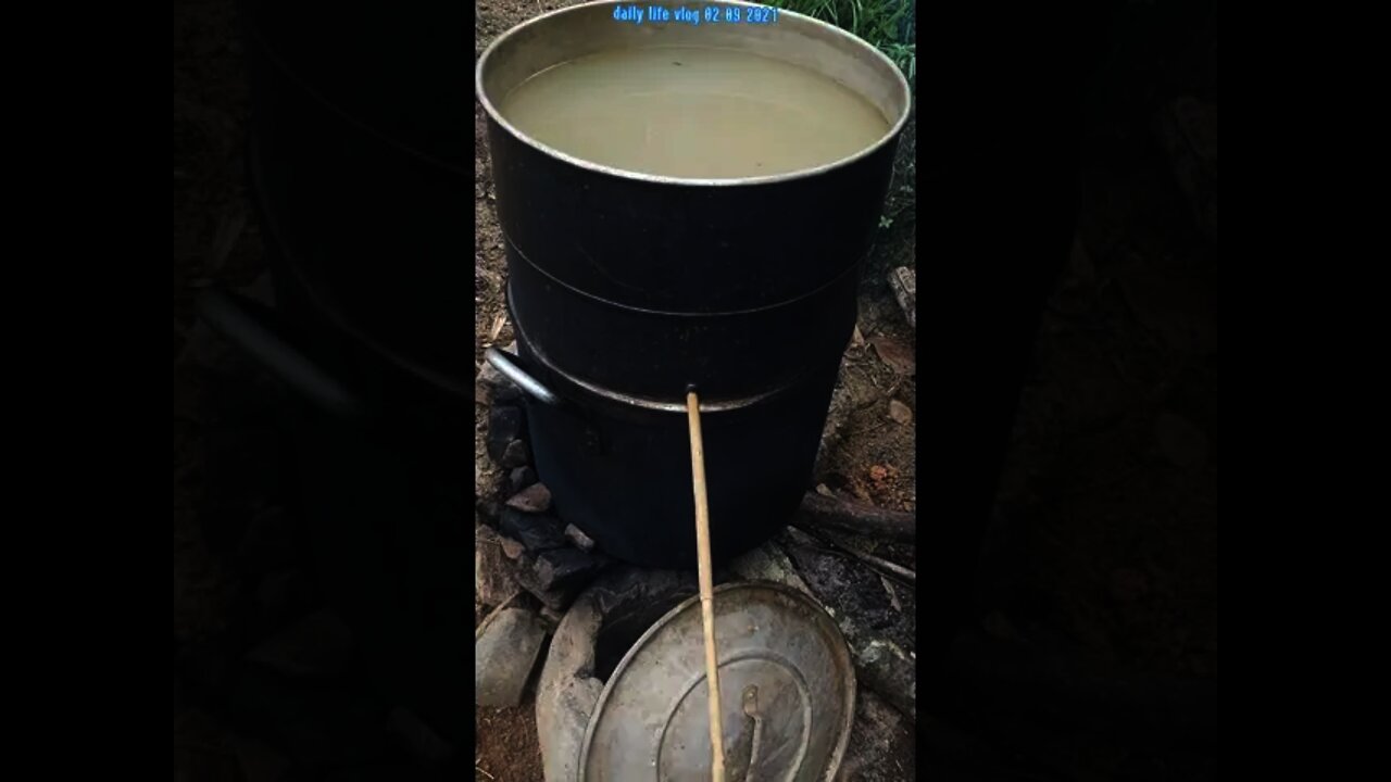 People cook wine to celebrate the national day of September 2nd.