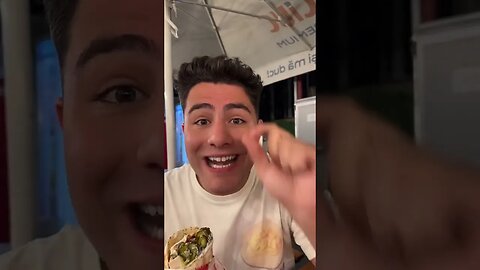 CAT COSTA CEA MAI MARE SHAORMA DE LA SOCULUI #oguritamica #mancaciosul #mancare #romania #food