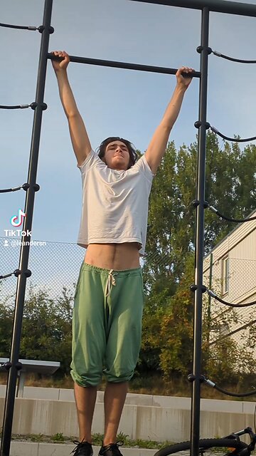 Doing pullups