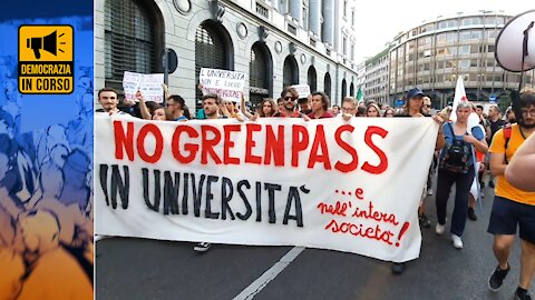 MILANO, IN MIGLIAIA CONTRO IL GREEN PASS