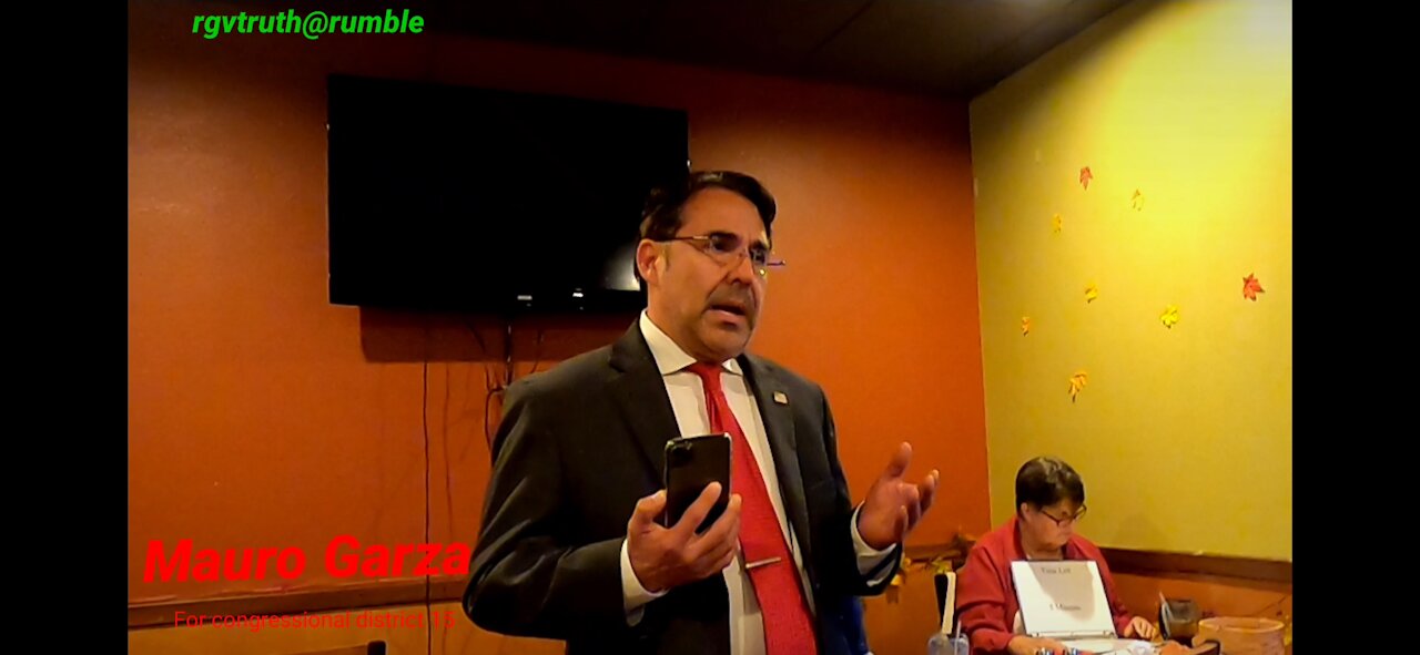 Mauro Garza speaks to the McAllen Teaparty