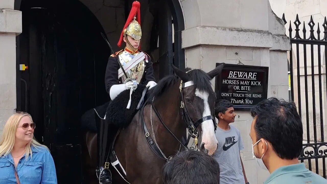 oi get off #horseguardsparade