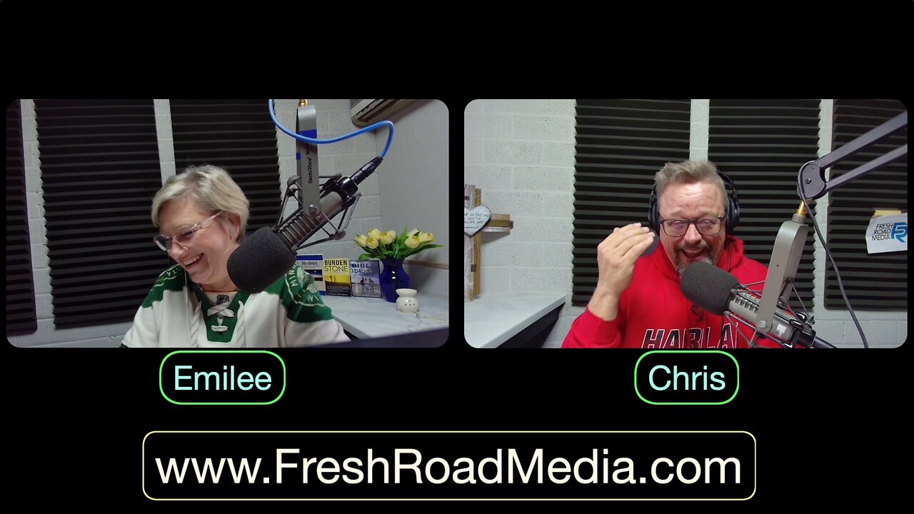 Episode #32 - Thankfulness. Who did it better? Rapinoe vs Cousins