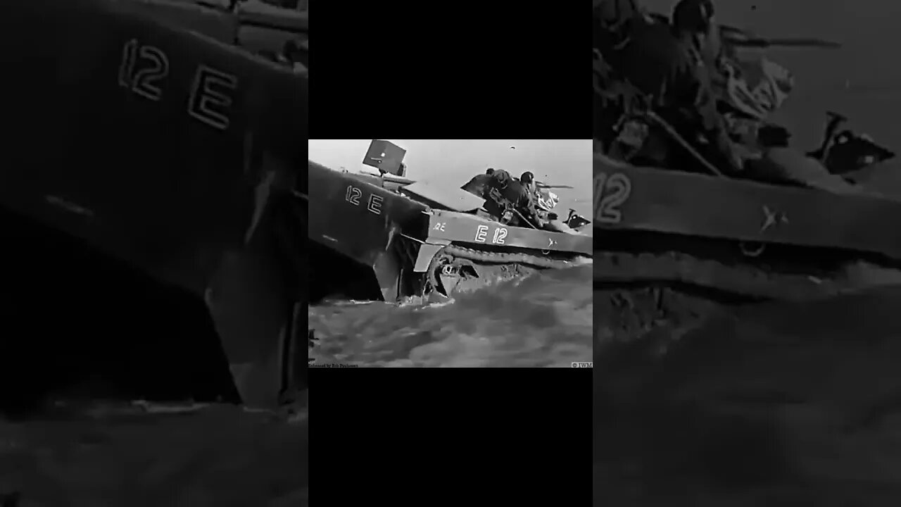 Um LVT mergulhando no Rio Reno.Operação Pilhagem.No total, foram feitos 18.616. #war #guerra #ww2