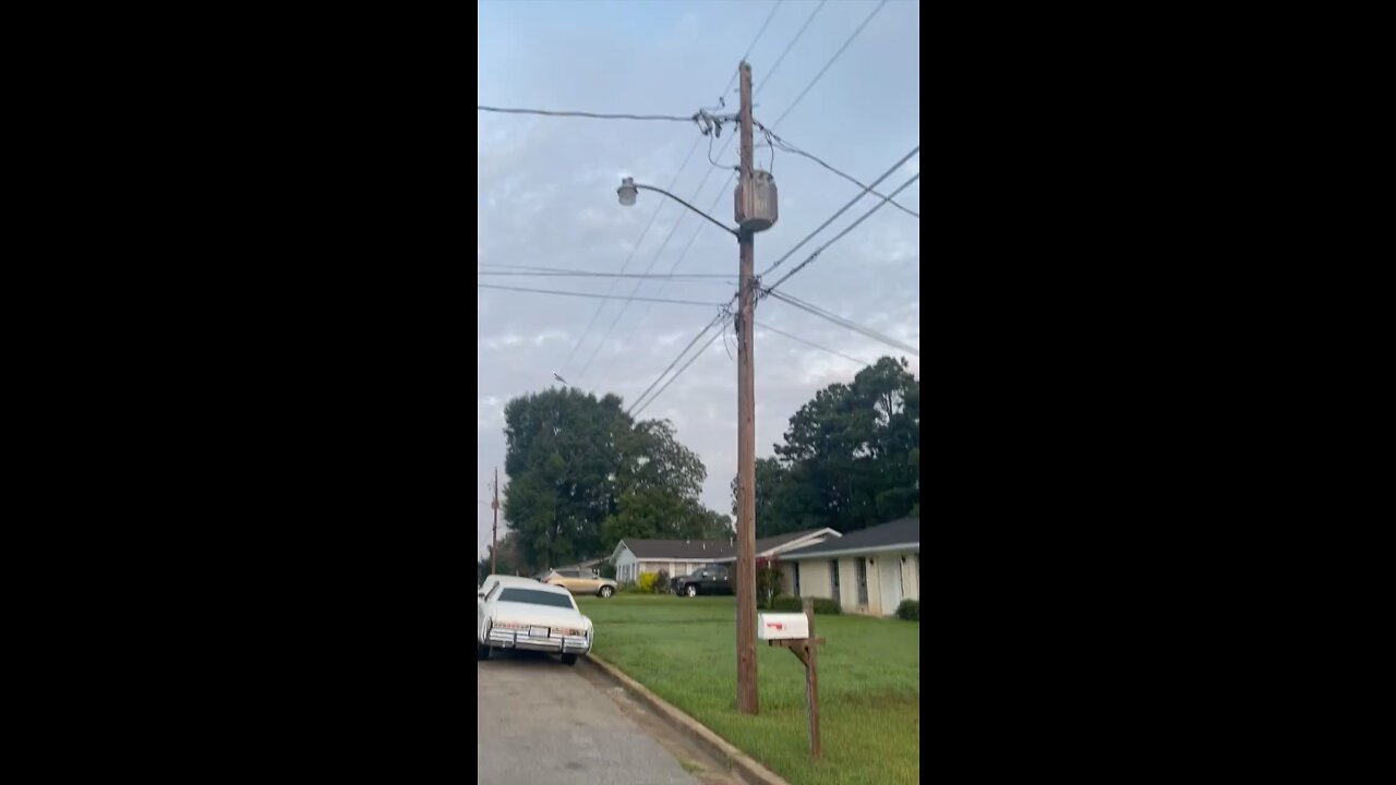 A man in Tupelo, has been flying this stolen plane threatening to intentionally crash into Walmart.