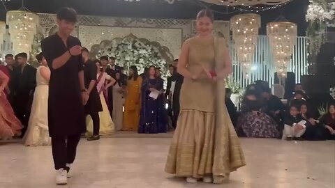 #Hania Amir dance with her boyfriend