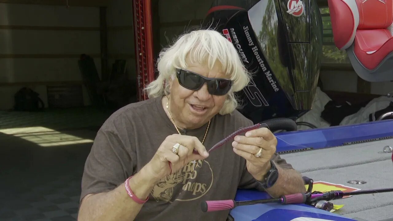 How to Rig and Fish Big Worms Texas Rig!