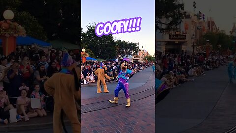 Goofy dancing in Magic Happens #disneyland #magichappens #goofy #parade #mainstreetusa