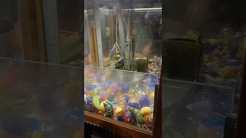 1930's claw machine in action #pinballhalloffame