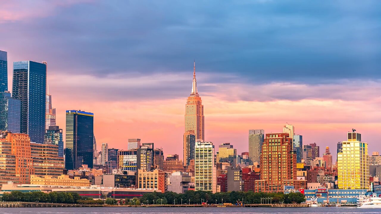 New York, sunrise in the city.