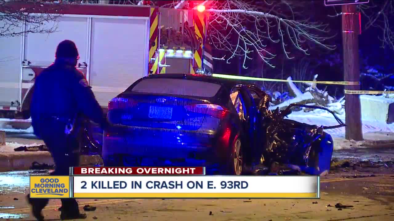 2 dead, multiple people injured in multi-car crash in Cleveland