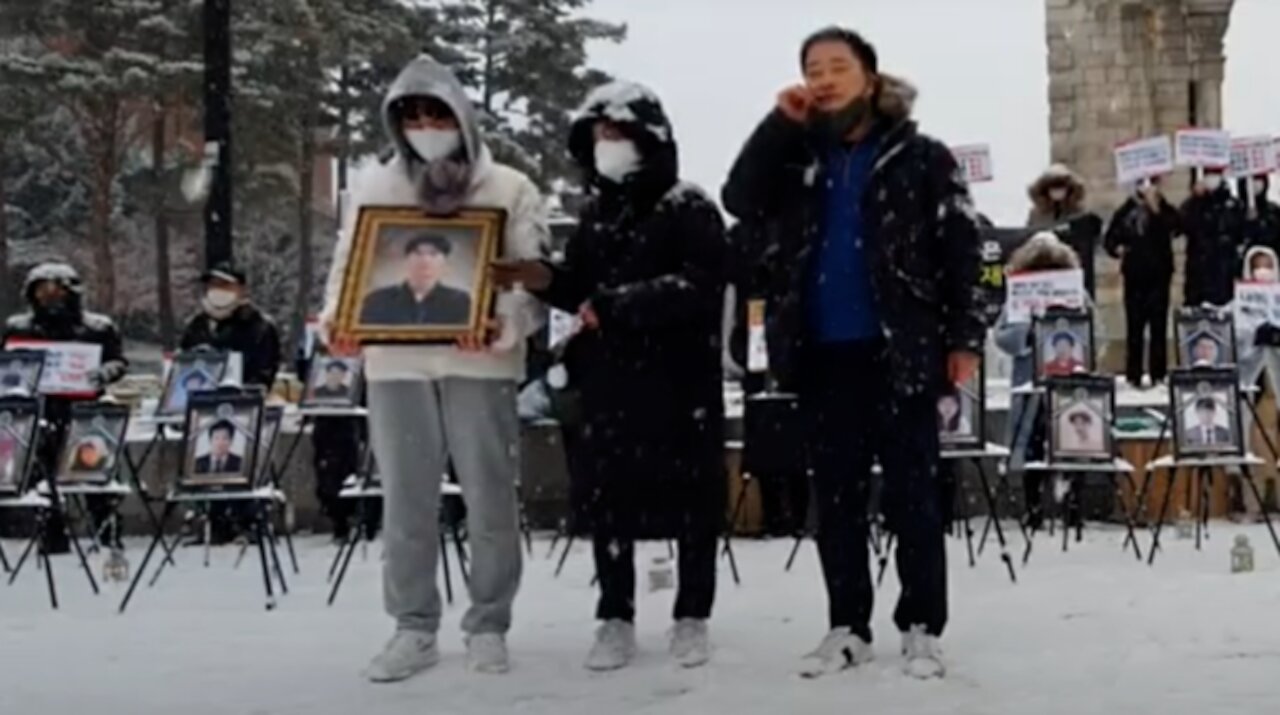 Protests over post-vaccination deaths spread across South Korea (See the article)