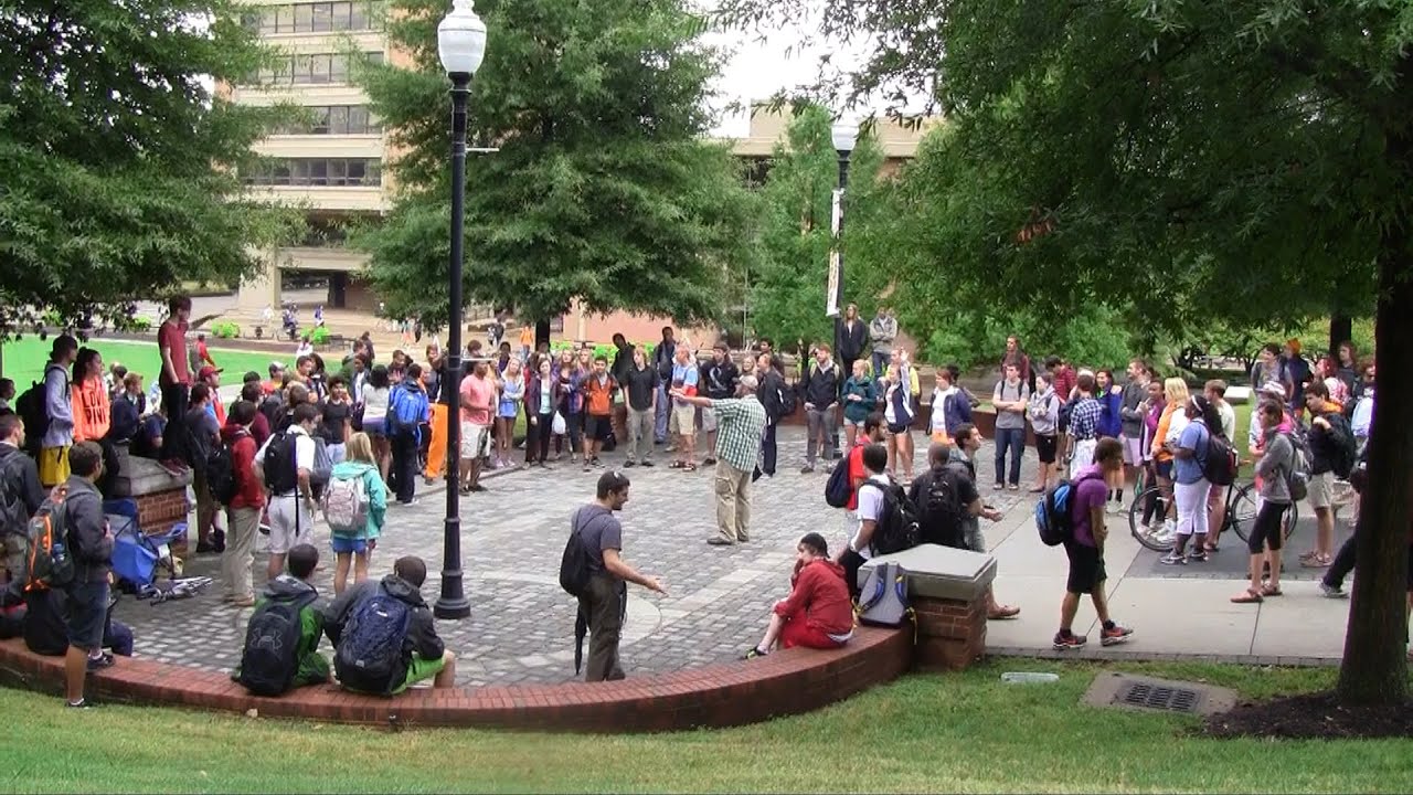 LARGE CROWDS Listen @ University of Tennessee-Knoxville | Open Air Preaching | Kerrigan Skelly