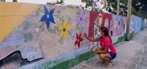 Lake Worth Beach mural being restored after decades