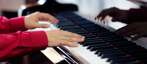 How to Play the Piano