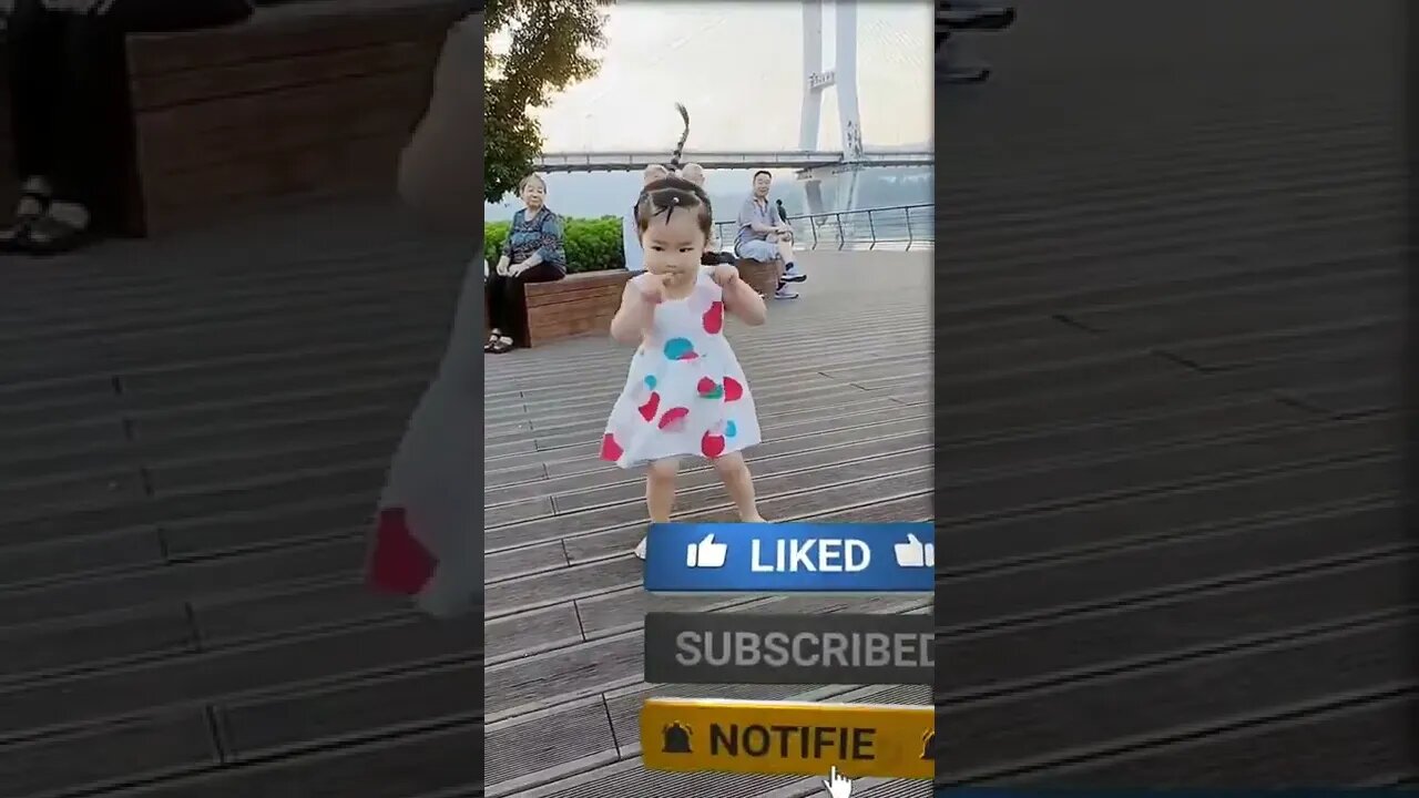 Best baby girl dance on road live 2022,funny baby moment 22,#shorts #baby #funny #cutebaby #cuteboy