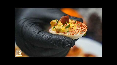 Easy Thanksgiving Deviled Egg Recipe - Simple and Delicious!