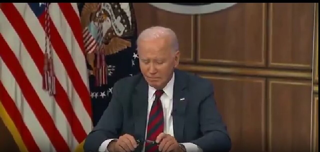 Biden ignores reporters following the hurricane “briefing”