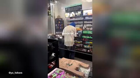 7-11 worker beats robber till he cry's 🤣🤣
