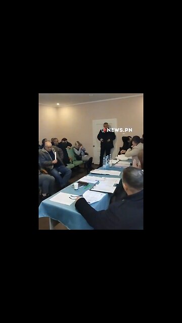UKRAINIAN VILLAGE COUNCILOR💣🛗💥👨‍💼ATTACKS COLLEAGUES AT MEETING👨‍🏫🧨💥🚷💫