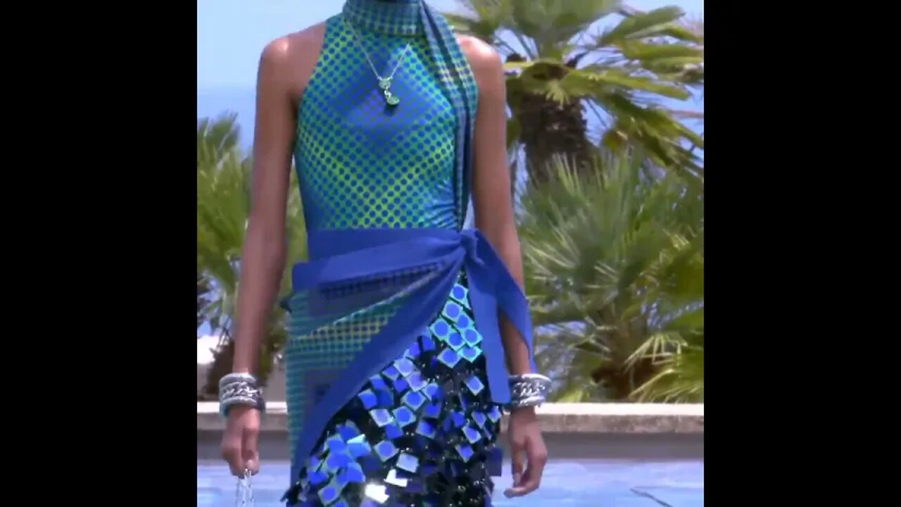 Blesnyaminher in Pacorabanne Spring/Summer 2022 #FashionShow #fashion #short | #FASHIONSHOW #SHORT
