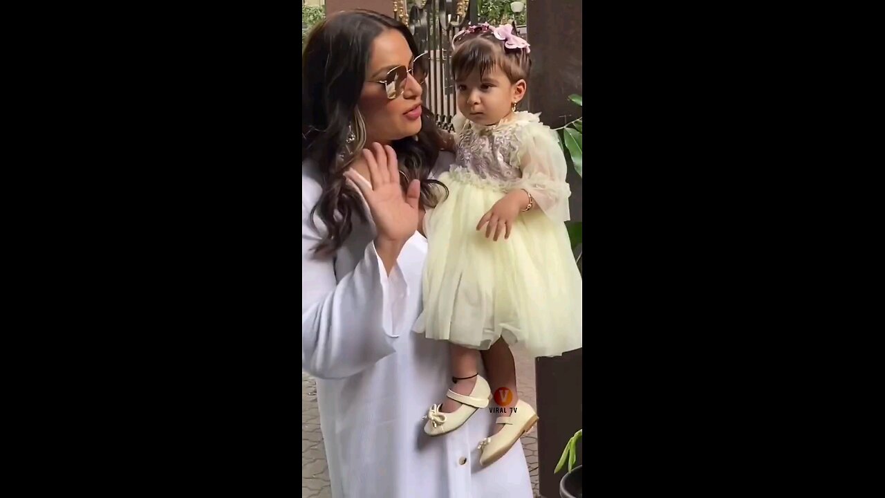 Bipasha basu With Daughter devi