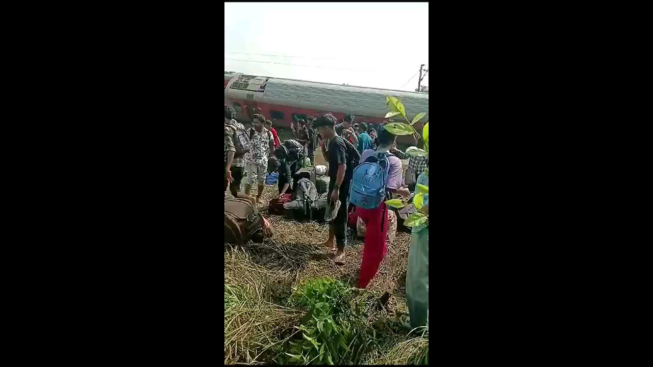 Train accident happened in Gonda area of UP India