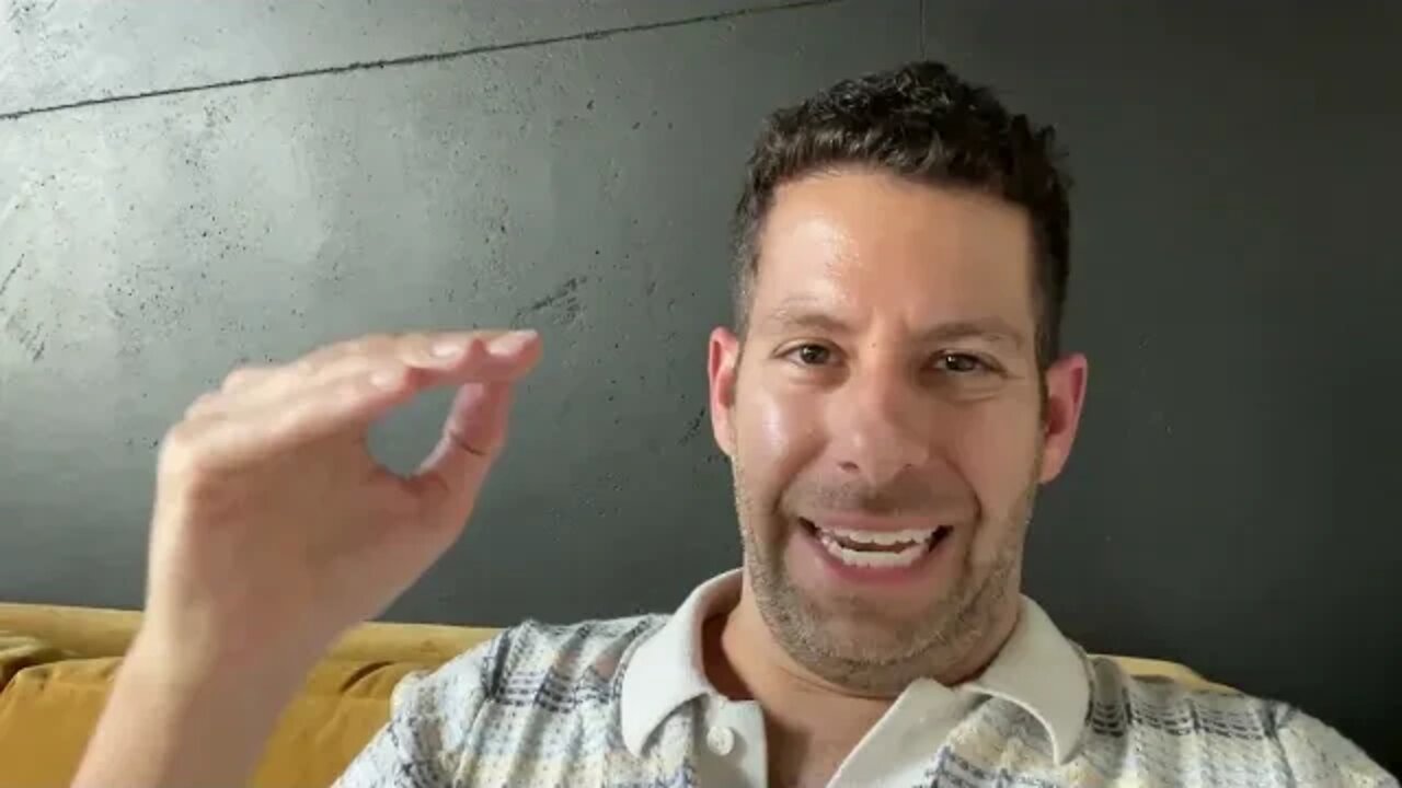 Do This When She doesn't Text Back (Makes Her Miss You)
