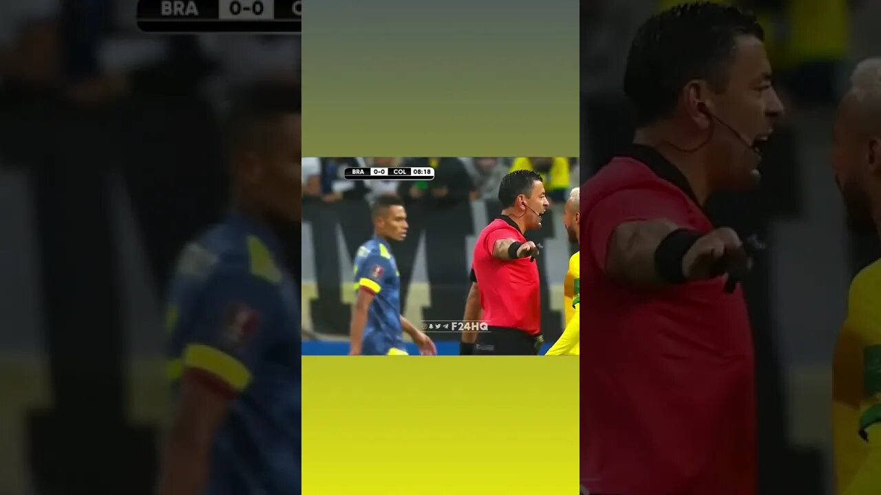 Neymar hits the referee- this should be Red Card 🔴