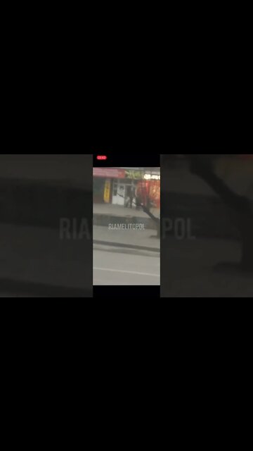 Russia supply chain issues? Soldiers looting food in Meritopol