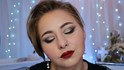 Gray Glam Cut Crease Fall Eyeshadow Look w/ VAMPY RED LIP | Fall Cool-Tone Eyeshadow Look