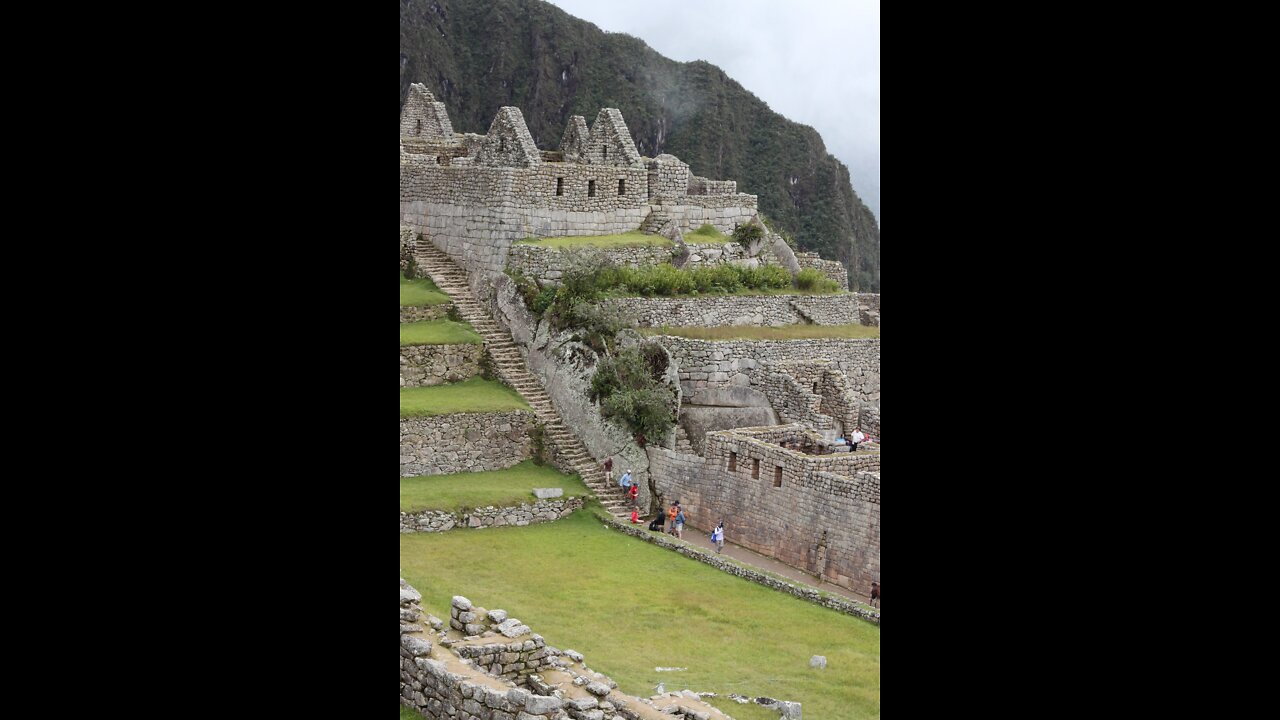 MYSTERY HISTORY II: DID AN ANCIENT GIANT CIVILIZATION BUILD THESE STAIRS IN PERU?