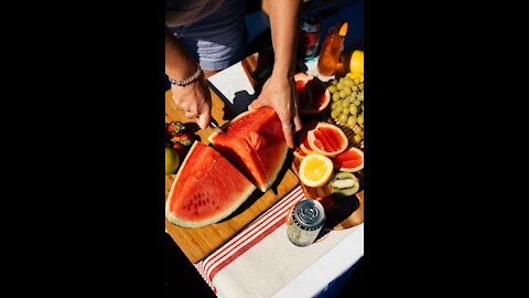 CUT YOUR WATERMELON YOUR OWN WAY