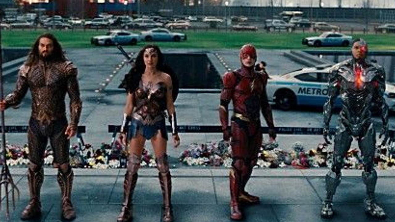 Zack Snyder Releases His Justice League Images