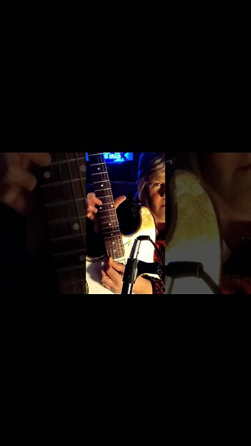 Bluesy guitar riffs- Cari Dell- Female lead guitarist #bluesguitar