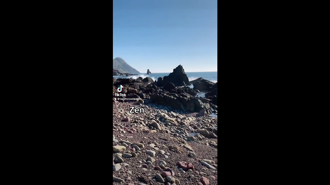 Hidden beach when it’s cold 🥶