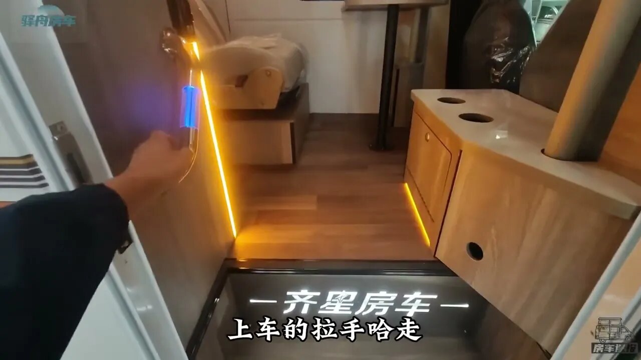 越来越多人放弃大房车，选这种四驱越野皮卡房车，因为通过性太棒