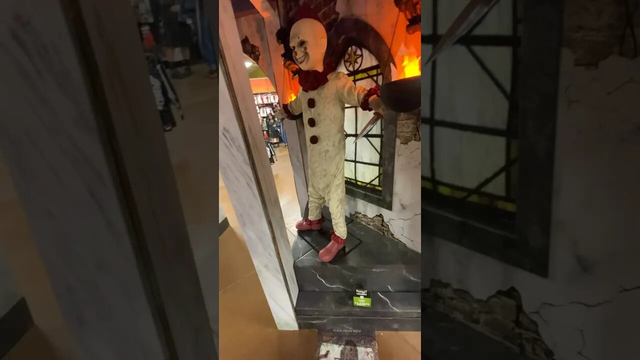 Killer Clown jump scare at Spirit Halloween