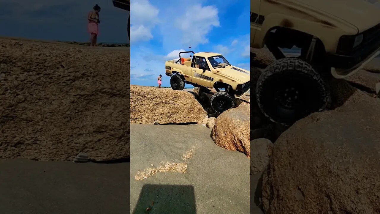 Toyota 4 Runner Crawling The Beach #rccrawler