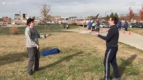 Attenzione a giocolare con i coltelli!