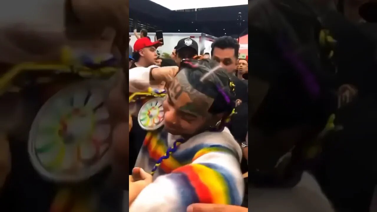 6ix9ine gets mad at fan for trying to SNATCH HIS CHAIN‼️😮