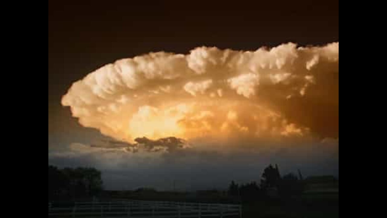 Un Américain filme la naissance d'une tornade