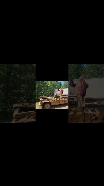 Bigfoot Is Practicing Hunting for Zombies!!!