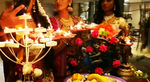 SOUTH AFRICA - Durban - Hilton Hotel celebrates Diwali (Videos) (Euq)