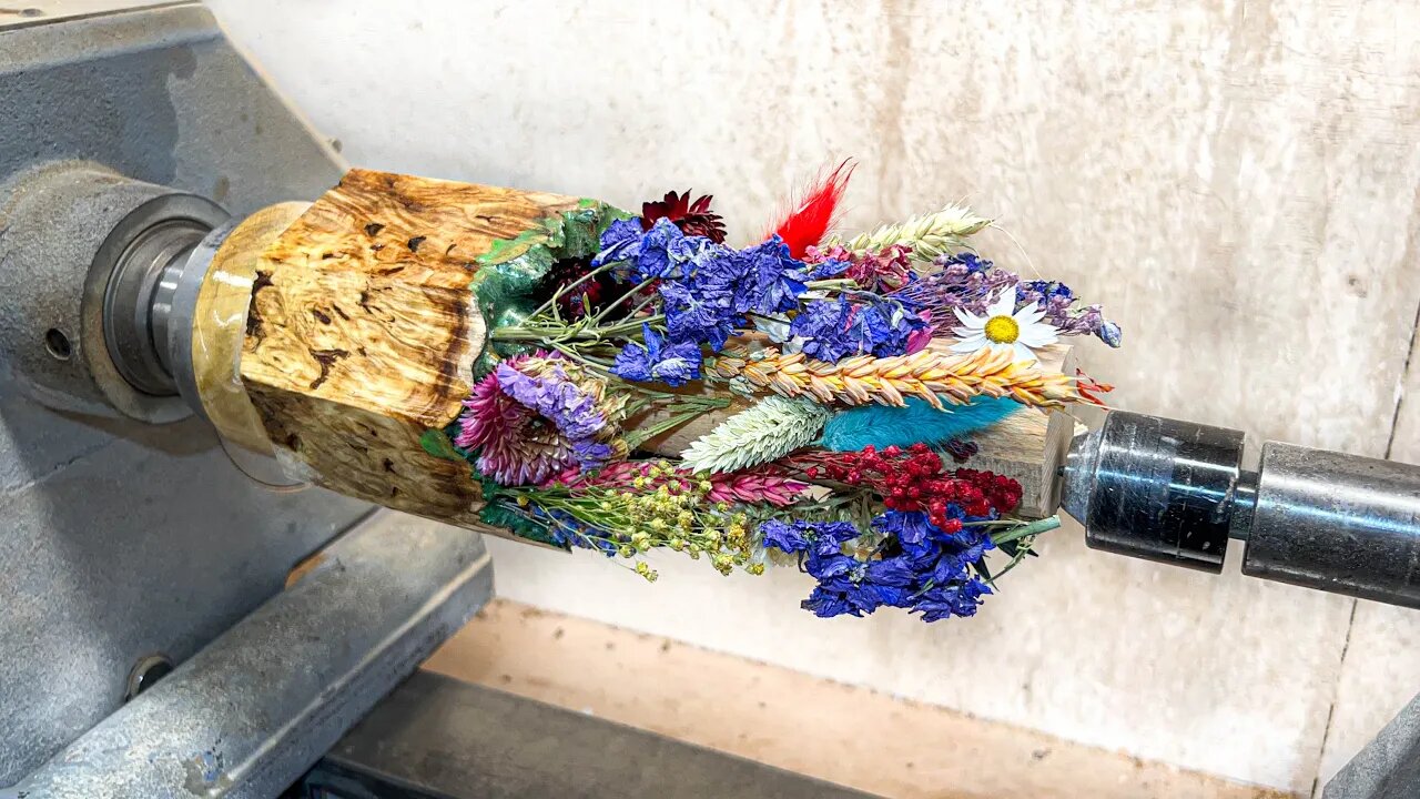 Casting Dried Flowers In Resin to Make a Vase