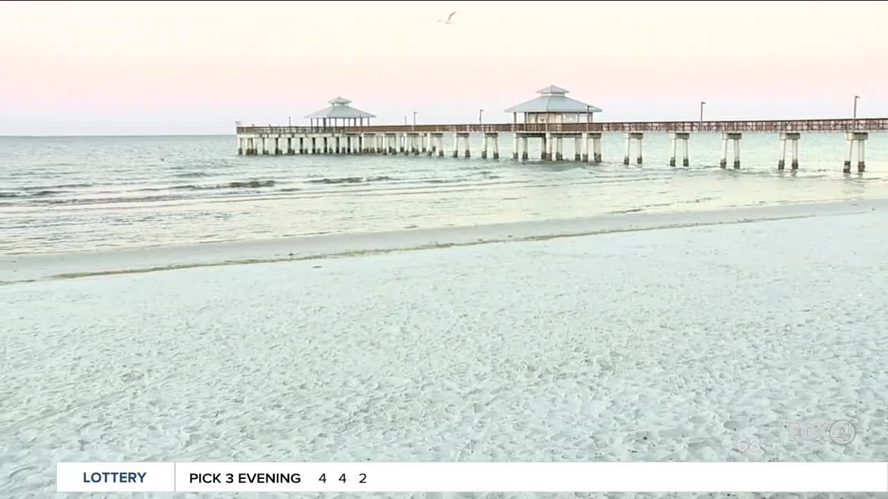 Law enforcement issues warnings to people still on Fort Myers Beach