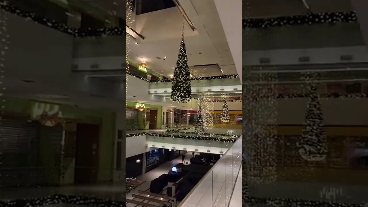 Adornos de Navidad 2022 #PinosVoladores #MallPlazaEgaña