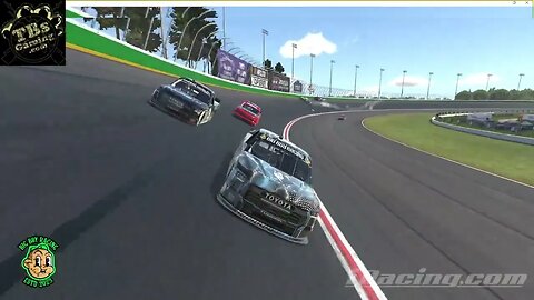 Close & Tight racing in the @dauntlesstea Toyota Tundra #bedauntless #dare2bedauntless #iracing