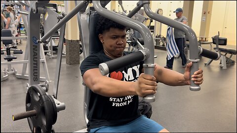 BEST MID PEC CHEST MACHINE