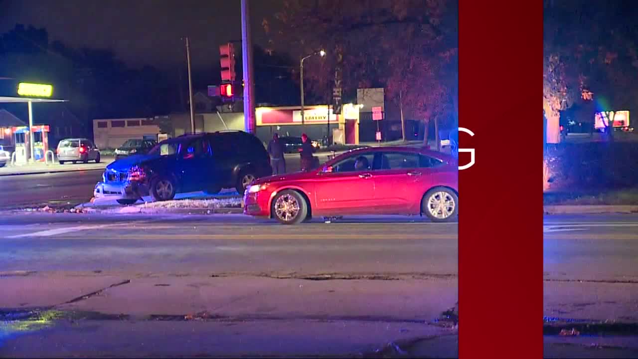 2 Detroit police officers injured in three-car accident on the city's east side